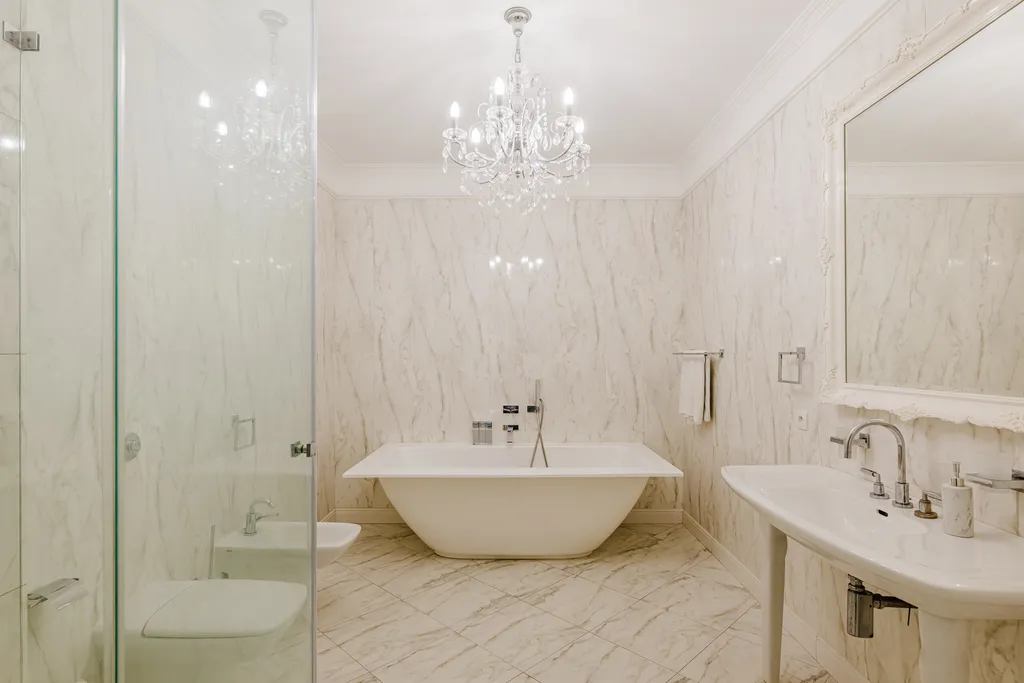 Kadr z penthouse’u z panoramą miasta