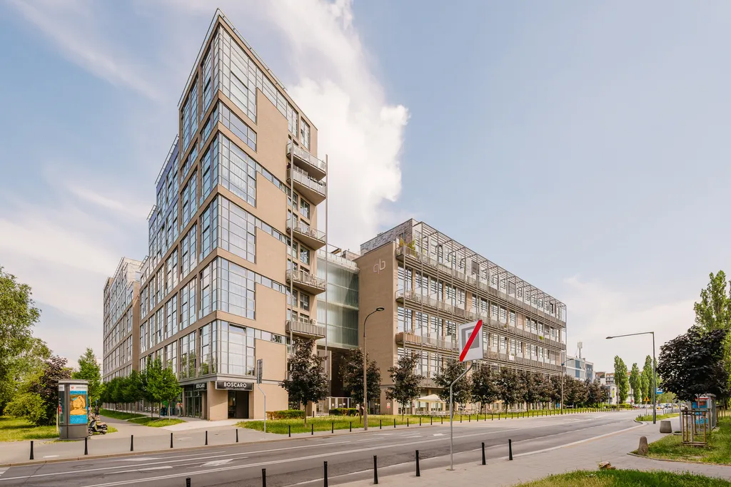 Kadr z apartamentu z antresolą